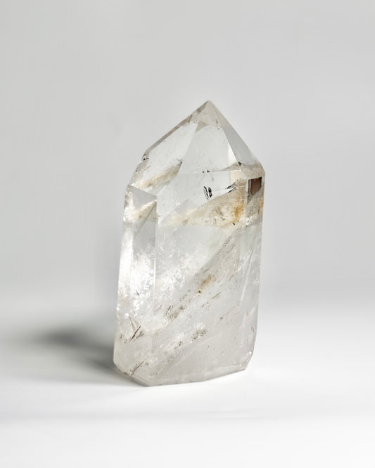 Clear Quartz Free Form – 1 Kg | Clarity, Focus & Amplified Intentions