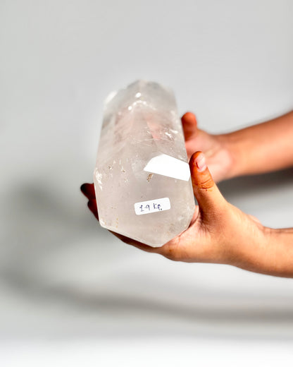 Clear Quartz Free Form – 1.9 Kg | Clarity, Focus & Amplified Intentions