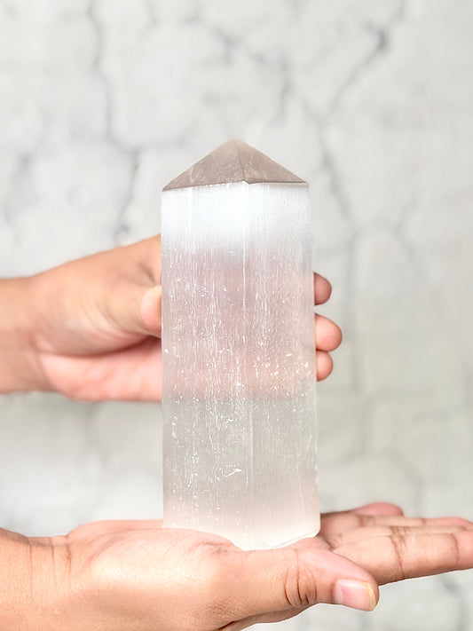 Four Facet Selenite Tower – 440g - Soft Glow & Balanced Form