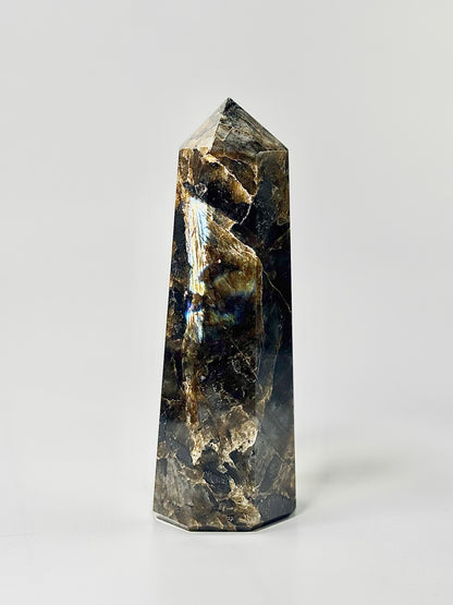 Eight Facet Labradorite Tower – 902g - Elegance, Depth & Reflective Beauty