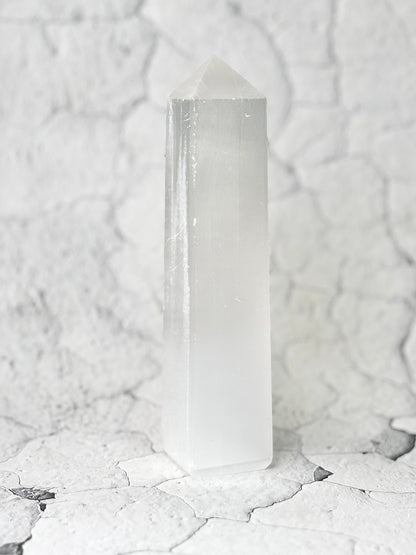 Four Facet Selenite Tower – 664g - Soft Glow & Balanced Form