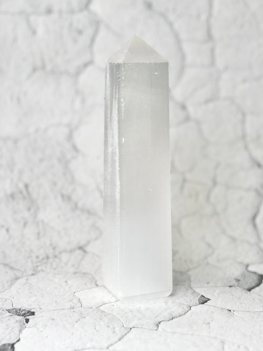Four Facet Selenite Tower – 664g - Soft Glow & Balanced Form