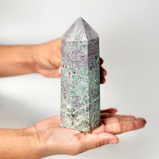 Eight Facet Ruby in Kyanite Tower – 812g -Distinctive Colour & Balanced Form