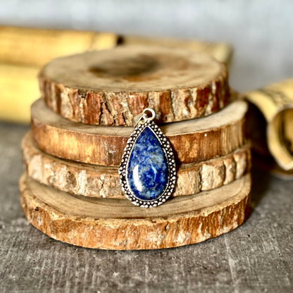 Lapis Lazuli Pendant – Wisdom & Self-Expression