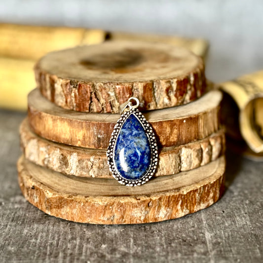 Lapis Lazuli Pendant – Wisdom & Self-Expression