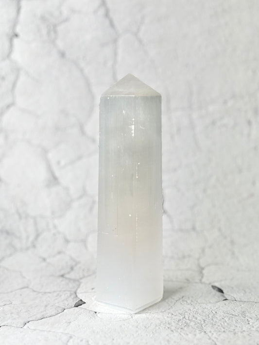 Four Facet Selenite Tower – 750g - Soft Glow & Balanced Form