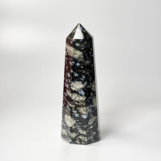 Eight Facet Snowflake Obsidian Tower –  728g Striking Contrast & Balanced Presence