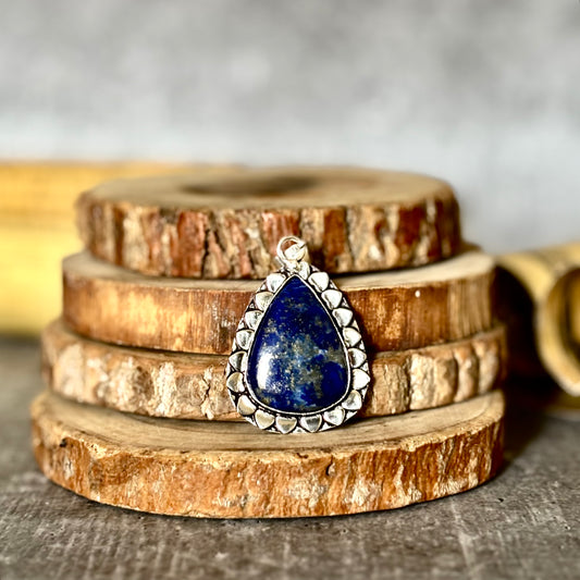 Lapis Lazuli Pendant – Wisdom & Self-Expression