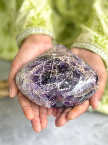 Amethyst XXL Heart |  Helps activating Third Eye & Psychic abilities