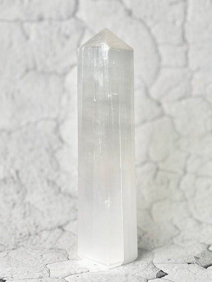Four Facet Selenite Tower – 623g - Soft Glow & Balanced Form