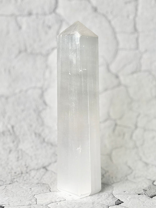 Four Facet Selenite Tower – 623g - Soft Glow & Balanced Form