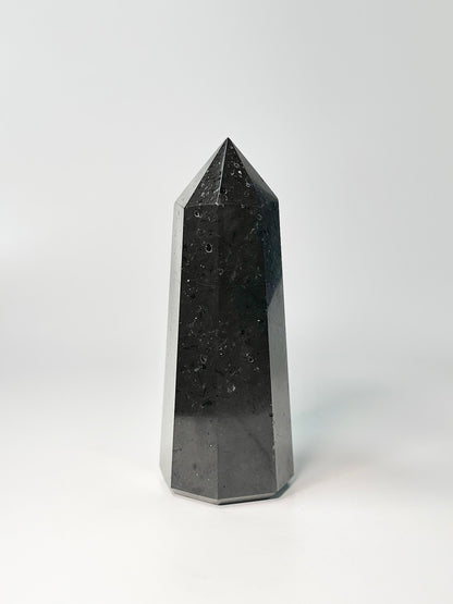 Eight Facet Black Tourmaline Tower – 1.3 kg - Bold Presence & Timeless Design