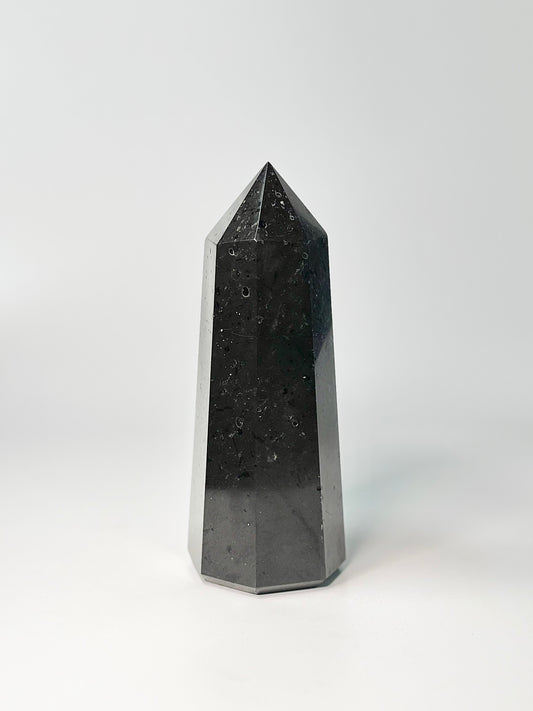 Eight Facet Black Tourmaline Tower – 1.3 kg - Bold Presence & Timeless Design