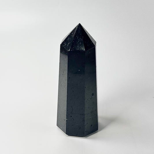 Eight Facet Black Tourmaline Tower – 1 kg - Bold Presence & Timeless Design