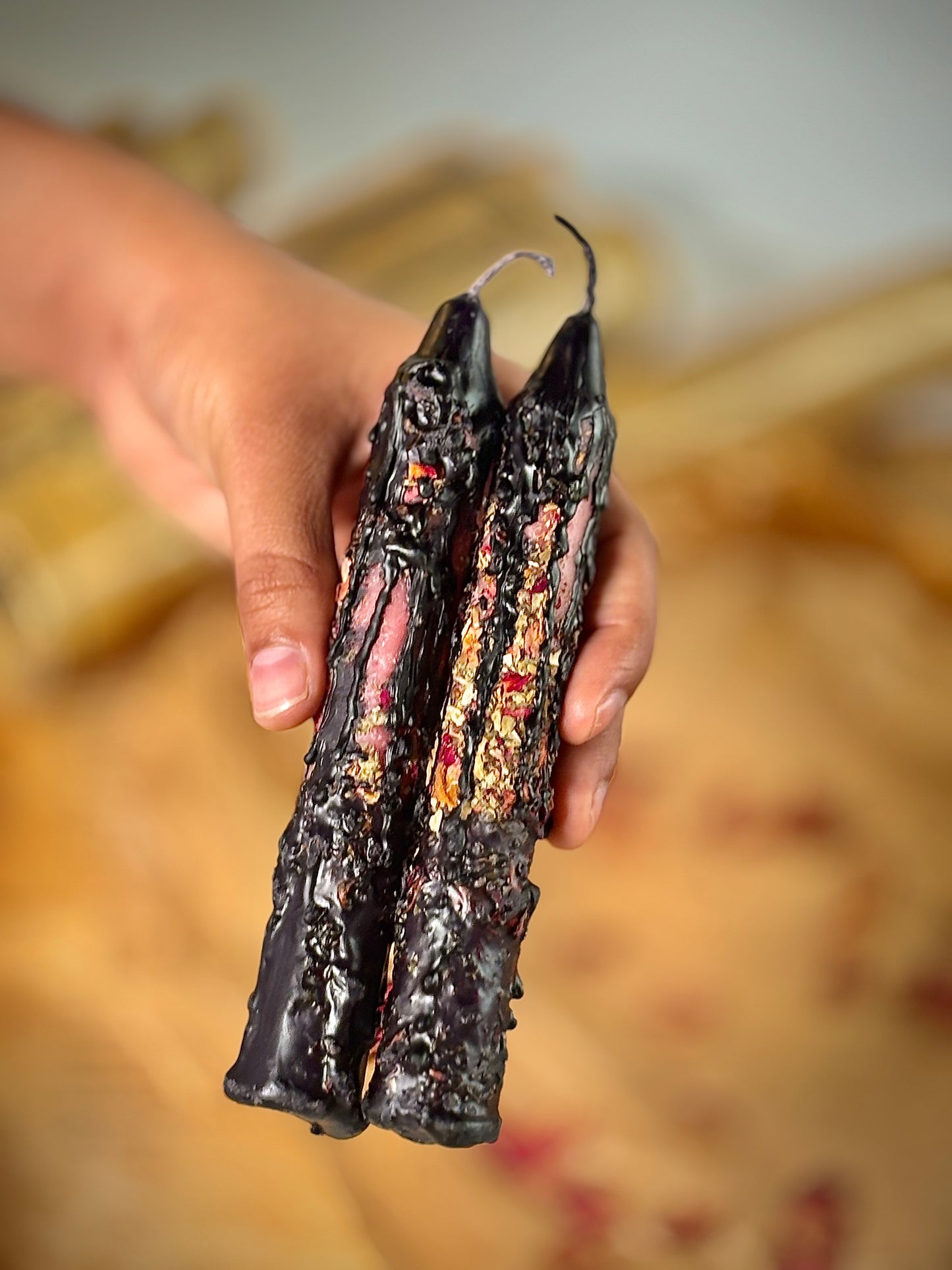 Black Emotional Healing Candle – Herb-Rolled | Emotional Release • Inner Strength