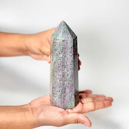 Eight Facet Ruby in Kyanite Tower – 746g -Distinctive Colour & Balanced Form