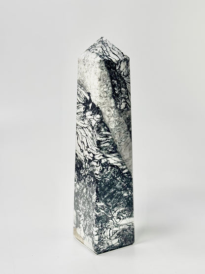 Four-Facet Pinolite Tower 1171g – Rare Stone of Calm & Clarity