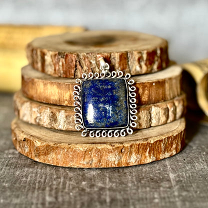 Lapis Lazuli Pendant – Wisdom & Self-Expression