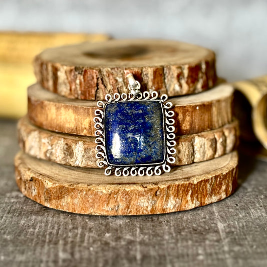 Lapis Lazuli Pendant – Wisdom & Self-Expression