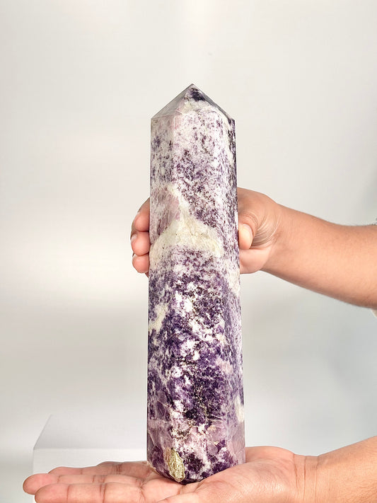 Lepidolite Six-Facet Tower – 1039 g - Calm the Mind • Ease Anxiety • Support Emotional Healing
