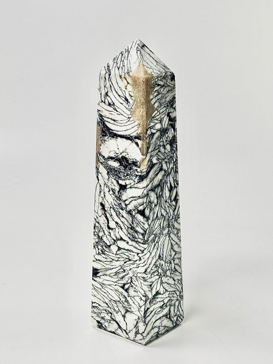 Four-Facet Pinolite Tower 945g – Rare Stone of Calm & Clarity