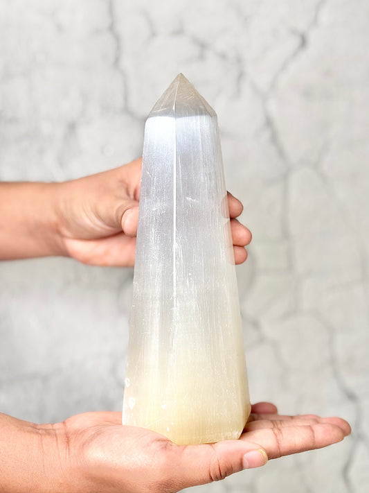 Six Facet Selenite Tower – 854g - Bright Elegance & Harmonised Form