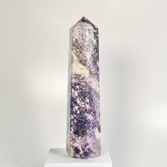 Lepidolite Six-Facet Tower – 1039 g - Calm the Mind • Ease Anxiety • Support Emotional Healing