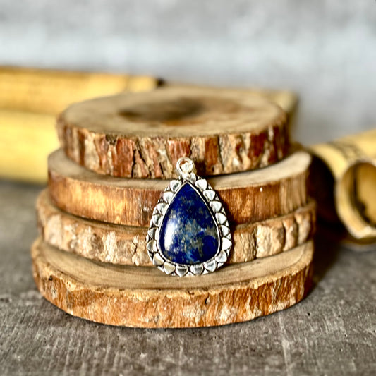 Lapis Lazuli Pendant – Wisdom & Self-Expression