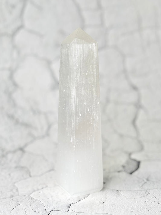 Four Facet Selenite Tower – 460g - Soft Glow & Balanced Form
