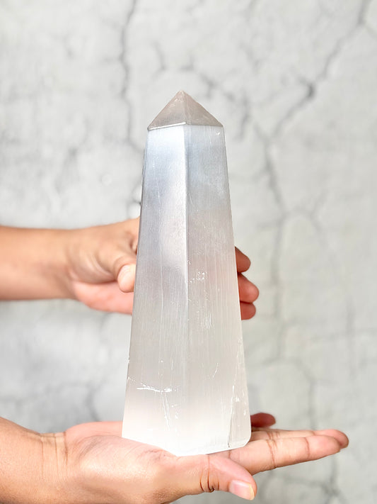 Six Facet Selenite Tower – 1kg Bright Elegance & Harmonised Form