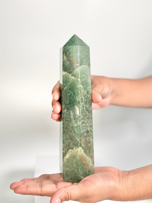 Green Strawberry Quartz Six-Facet Tower – 821g - Heart Chakra • Uplift the Spirit • Attract Harmony