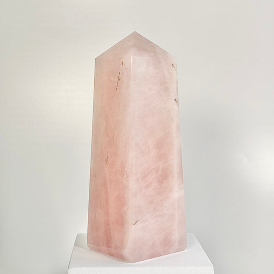 Rose Quartz Four-Facet Tower – 1017g - Attract Love • Heal Emotionally • Radiate Compassion