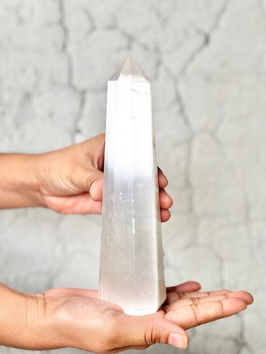 Eight Facet Selenite Tower – 450g - Light, Clarity & Refined Simplicity