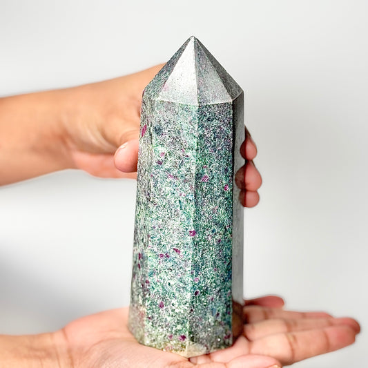 Eight Facet Ruby in Kyanite Tower – 897g -Distinctive Colour & Balanced Form