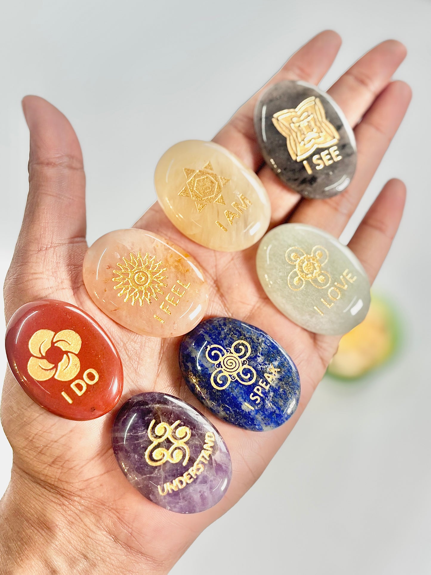 Seven Chakra Oval Worry Stone Set – Crystal Palm Stones for Balance & Energy Alignment