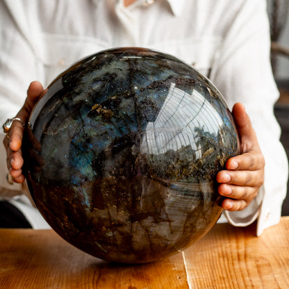 Labradorite XXL Sphere - 17.5 Kg | Spiritual Growth