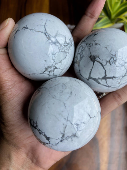Howlite Sphere | Medium Size Expressing & Anger Management Crystal Stones