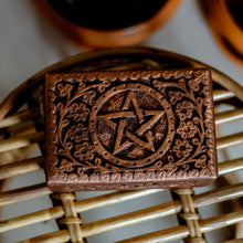 Load image into Gallery viewer, Pentacle Carved wooden Box
