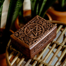 Load image into Gallery viewer, Pentacle Carved wooden Box