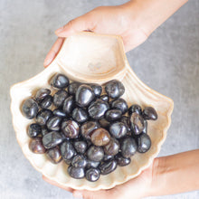 Load image into Gallery viewer, Black Agate Tumble