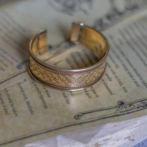 Celtic knot engraved gold finish brass bracelet