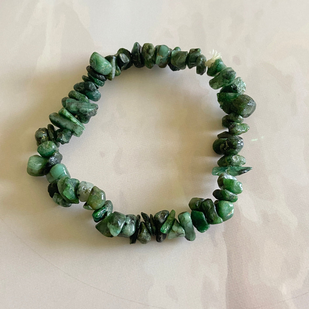 Emerald Chips Bracelet | Helps in overcoming misfortune