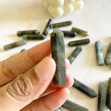 Load image into Gallery viewer, Labradorite Mini Pencil Point