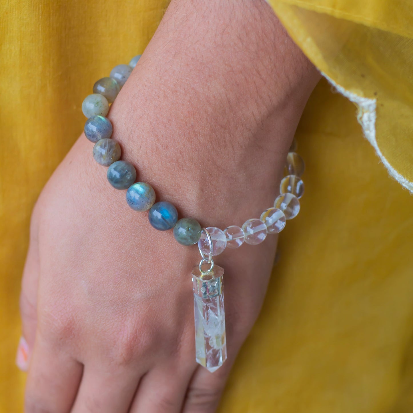 Bracelet associated with Gaining clarity and insights | Protecting energy field