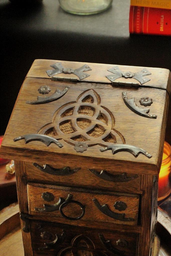 Hand Crafted Triquetra / Trinity Knot Herb Chest Altar Box Wiccan Altarware |